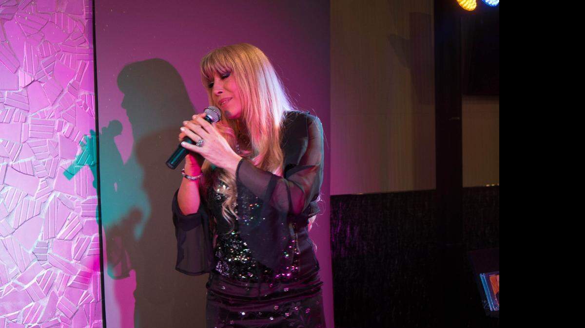 
La cantante argentina Mónica Cristian se presenta en La Barra, de Sunny Isles, en Las tabernas de Wancho y en Casa Panza.
