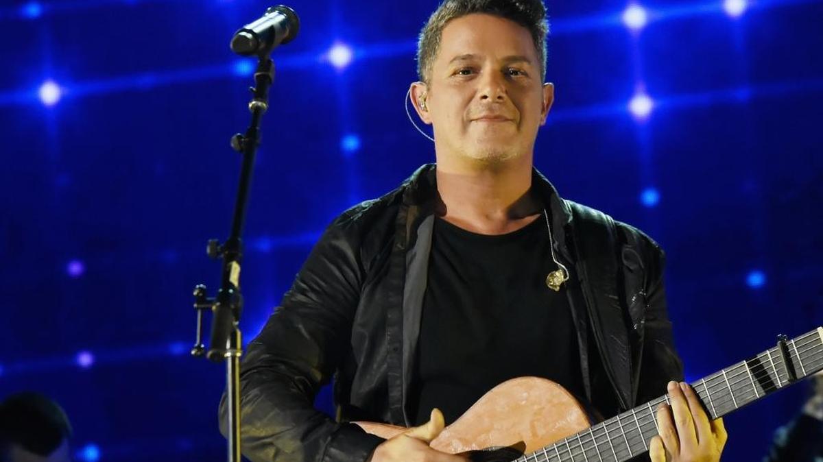 El cantautor español Alejandro Sanz recibirá el premio Persona del Año en la 18 Entrega Anual de los Latin Grammy.