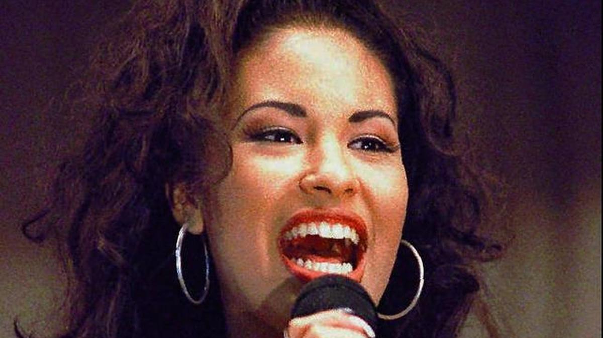 Selena Quintanilla-Perez en un concierto en Corpus Christi, Texas, en foto de archivo.