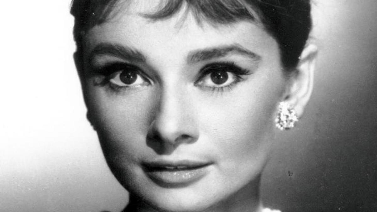 Audrey Hepburn en una escena del filme ‘Breakfast at Tiffany's’, cuyo guion se vendió el 27 de septiembre por 851,515 dólares, en una subasta en Londres en la que se remataron decenas de objetos que pertenecieron a la actriz.