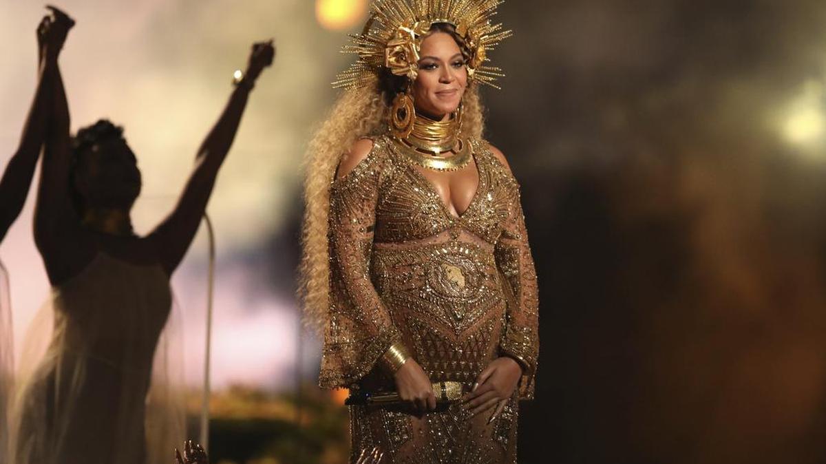 Beyonce participa en la entrega de los Premios Grammy el 12 de febrero de 2017.