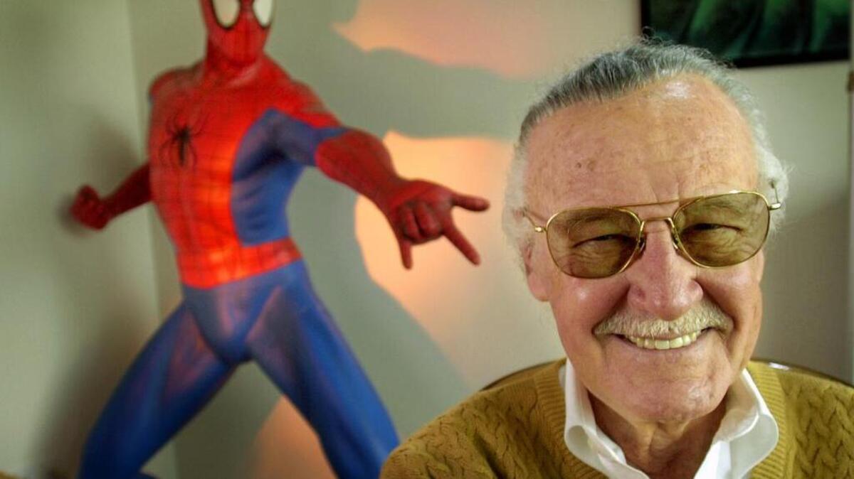 Stan Lee, el legendario creador de Spiderman, Hulk o Iron Man, anunció que lanzará al mundo un nuevo superhéroe latino para finales de año. Imagen de archivo: 16 de abril de 2002.