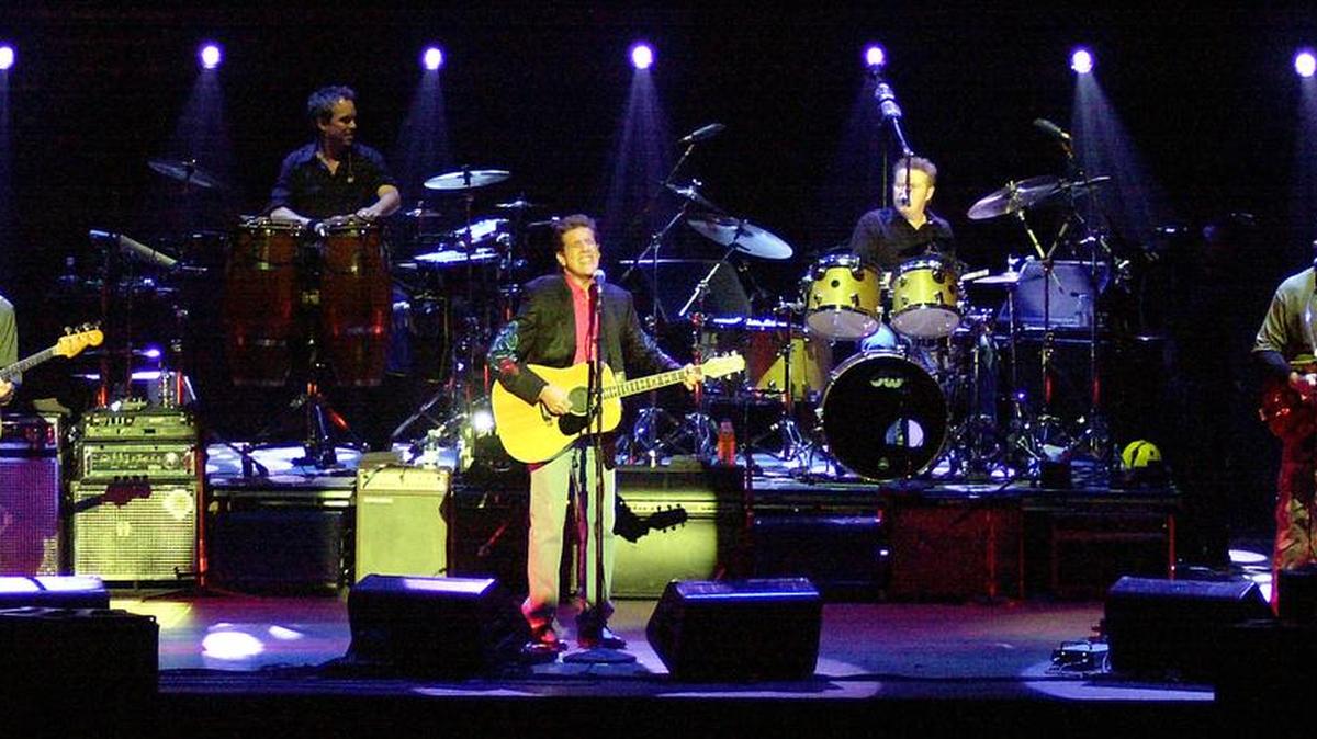 Foto de archivo de un concierto de la banda Eagles en Hong Kong.