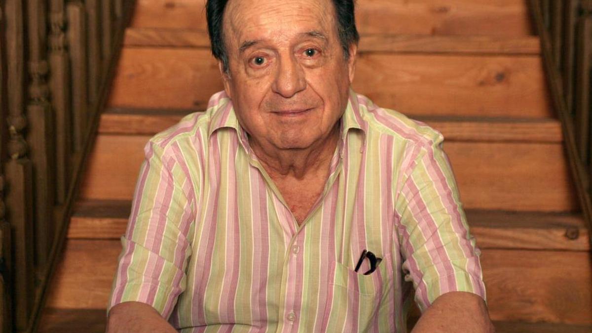 El actor mexicano Roberto Gómez Bolaño, "Chespirito" durante la promoción del libro "El diario del Chavo del ocho" en Miami, Fl (EEUU).