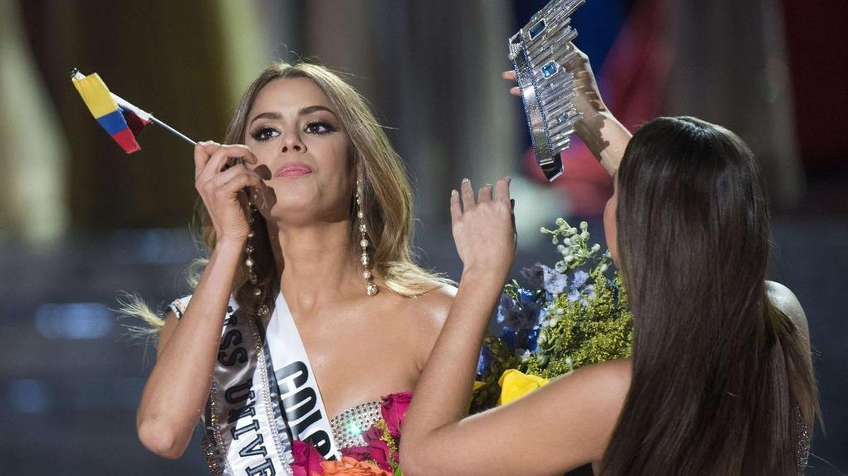 La alegría duró muy poco, justo hasta que Harvey regresó al escenario para anunciar, ante el estupor del público, que se había equivocado y que la ganadora en realidad era la filipina Pia Wurtzbach, quien de perdedora pasó de repente a ser una ganadora incrédula.