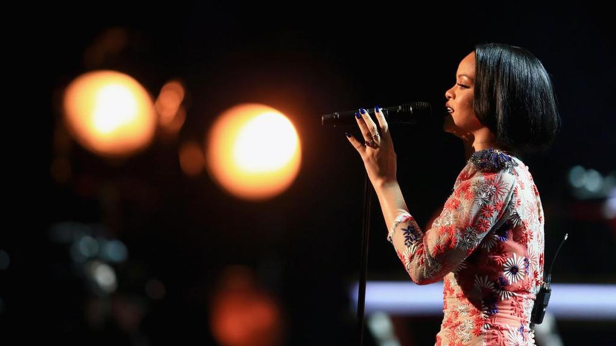 Rihanna tenía previsto interpretar “Kiss it Better”, uno de los temas de su nuevo álbum “Anti”, publicado hace unas semanas.