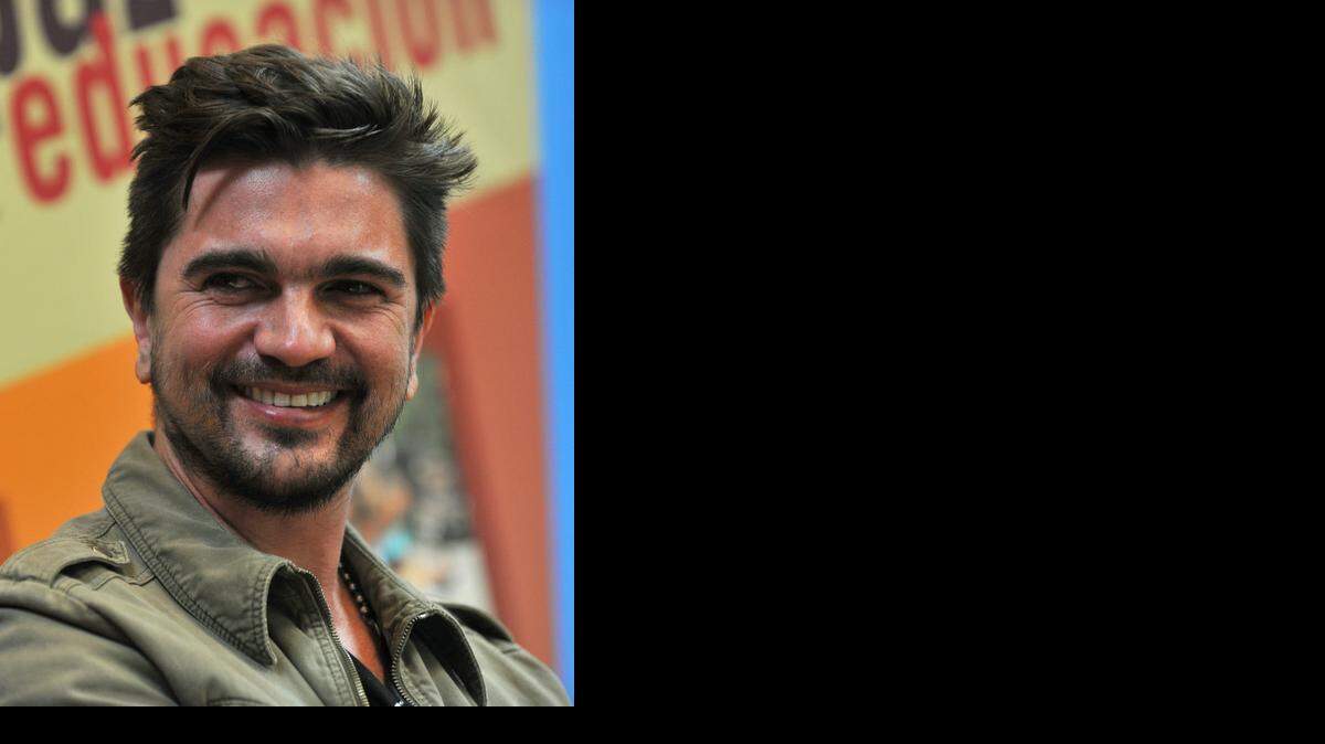 
Juanes encabezó el concierto navideño Juntos por los héroes como tributo y homenaje a los miembros de las Fuerzas Armadas de Colombia.
