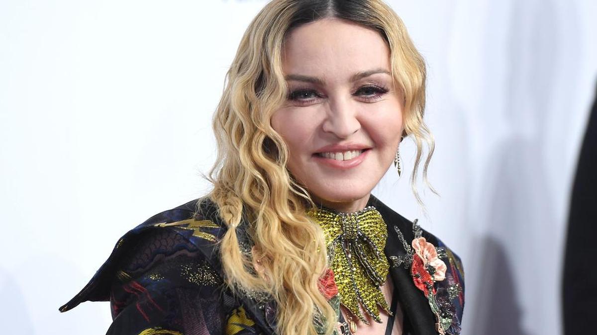 Esta foto de archivo tomada el 9 de diciembre de 2016 muestra a Madonna llegando al Billboard Women in Music 2016 en la ciudad de Nueva York.