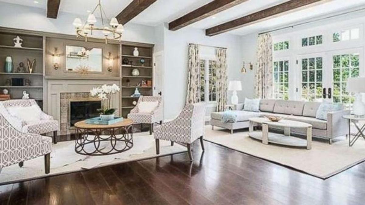 Sala de la casa de campo que Mark Twain compró para su hija pequeña, Jean, en las afueras de Redding (Connecticut).