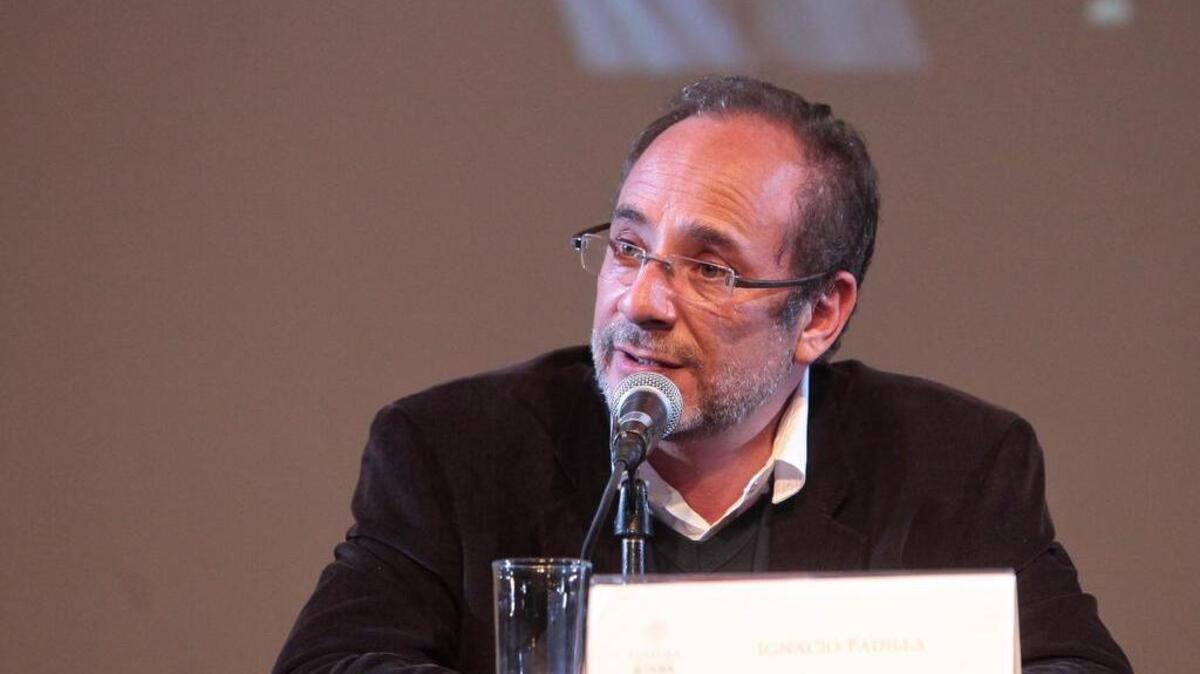 El escritor mexicano Ignacio Padilla durante una charla en el Palacio de Bellas Artes en Ciudad de México (México) el 2 de agosto de 2016.