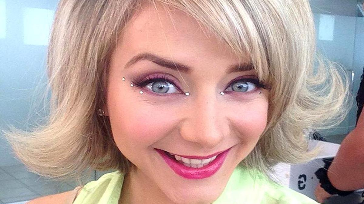 
FLOR MARTINO ENCARNA A PANCHA EN ‘AMORES CON TRAMPA’, 8 P.M., UNIVISIÓN. 
