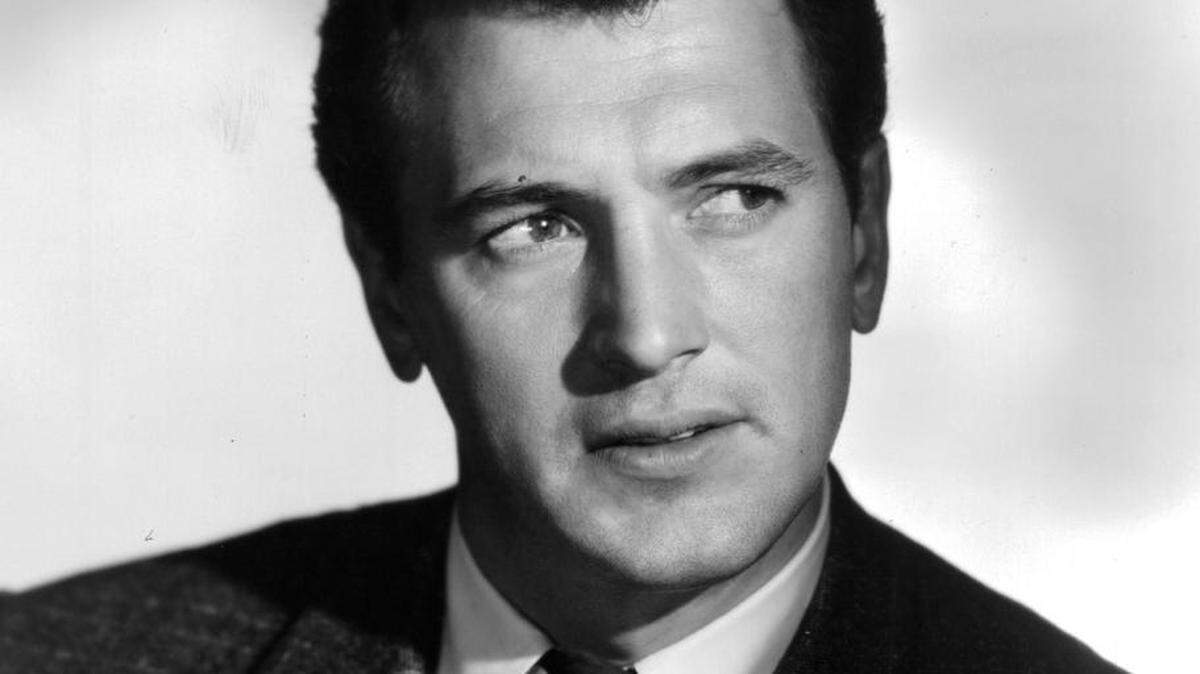 Hudson, nominado al Óscar por “Giant” (1956), fue diagnosticado con el virus del sida el 5 de junio de 1984 y anunció públicamente su enfermedad más de un año después, el 25 de julio de 1985.