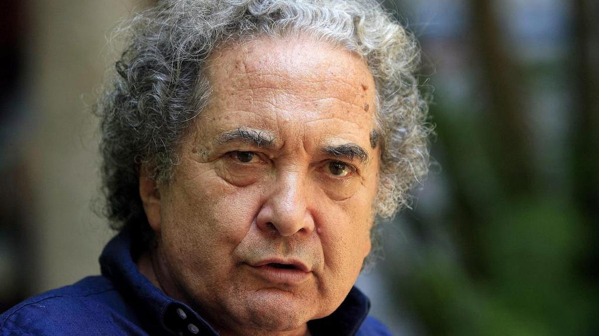 Fotografía de archivo fechada el 2 de febrero de 2014 que muestra al escritor argentino Ricardo Piglia durante la novena versión del Hay Festival de Cartagena (Colombia).