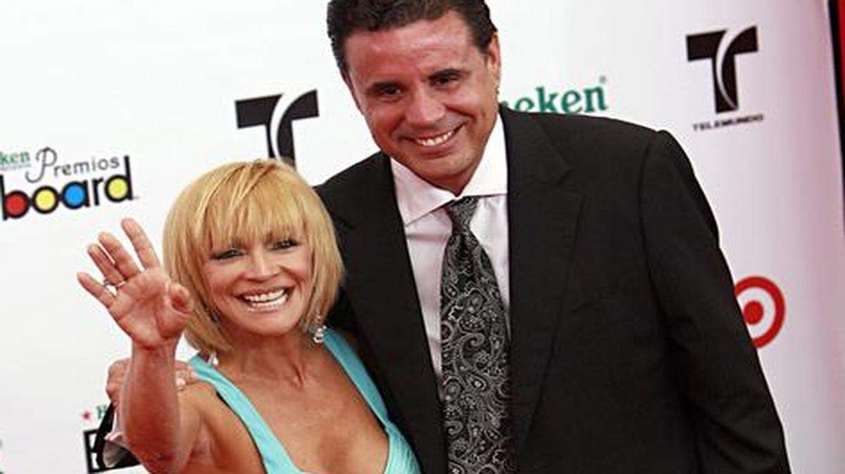 
Yolandita Monge junto a su esposo ‘Topy’ Mameri, en el 2008, en la alfombra roja de los Premios Billboards.
