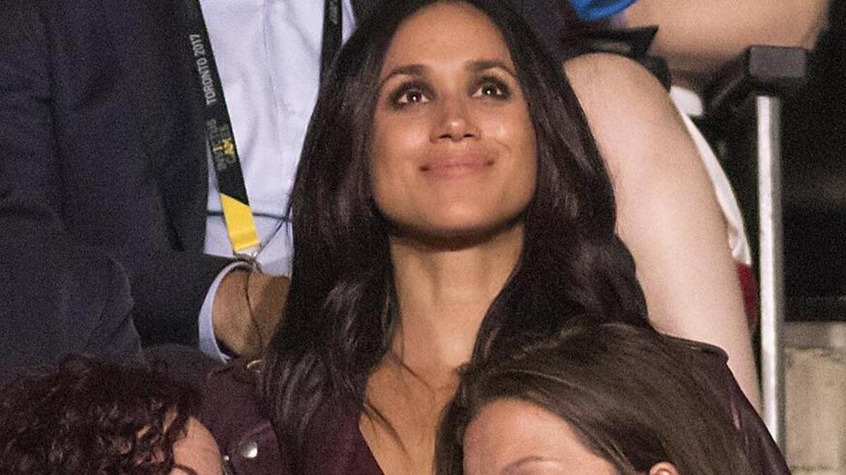 La actriz estadounidense Meghan Markle observa las ceremonias de apertura de los terceros juegos de Invictus en Toronto, Canadá, el 23 de septiembre de 2017.