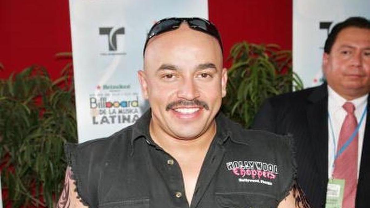 El cantante Lupillo Rivera llega a los premios Billboard de la Música Latina 2006 en Hollywood, Florida.