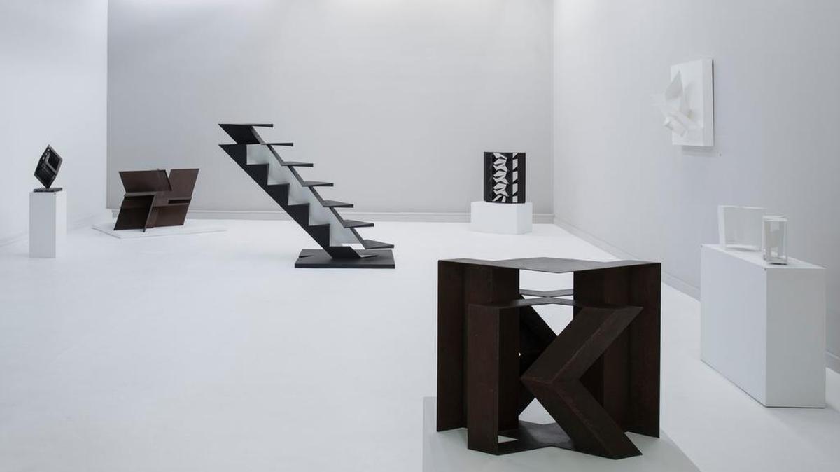 Muestra de sala de la exposición “Eduardo Ramírez Villamizar. Geometría Propia y Sagrada”, en la Durban Segnini Gallery de Miami.