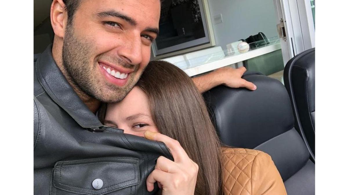 Jencarlos Canela y Joy Huerta en una fotografía publicada en Instagram.