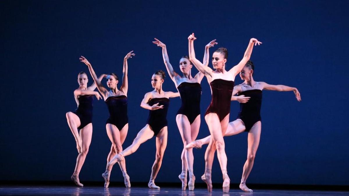 Un ensayo de vestuario de ‘Viscera’, de MCB, en el Adrienne Arsht Center.