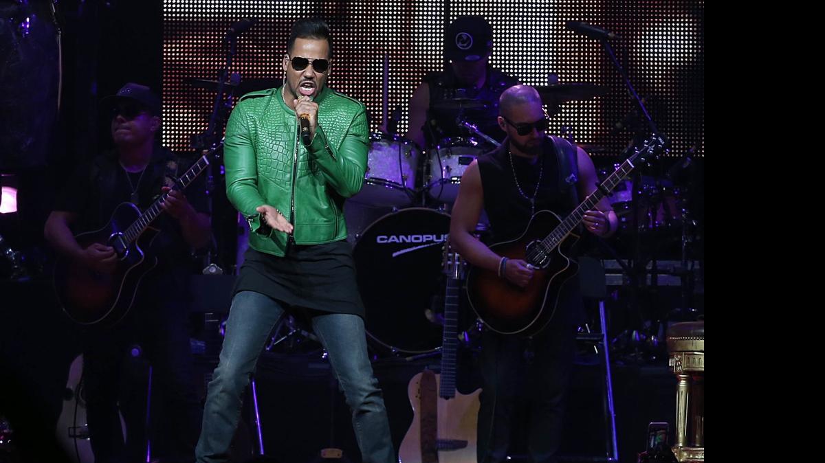 
Romeo Santos en concierto en el American Airlines Arena el pasado sábado.
