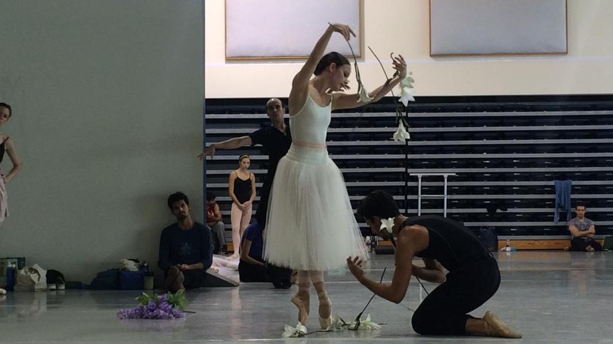 Jennifer Lauren y Kleber Rebello durante el ensayo de ‘Giselle’, en los estudios de Miami City Ballet.