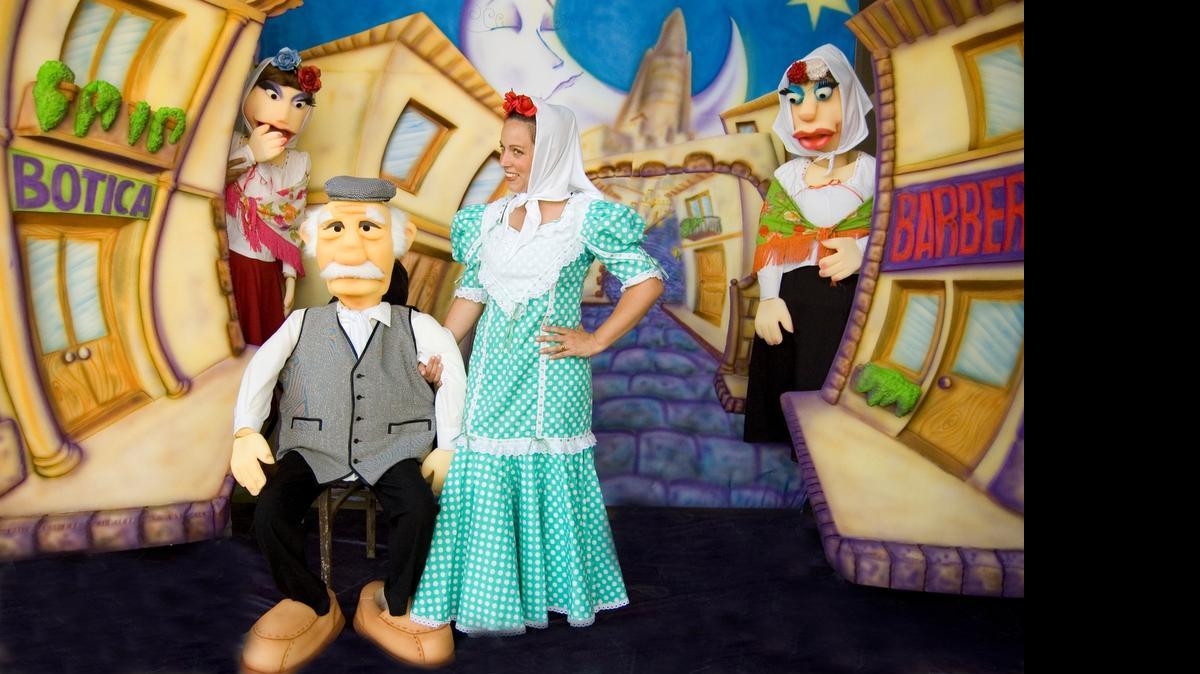 
La compañía española Zarzuguiñol S.L., presentará el espectáculo para niños ‘Zarzuguiñol’, de Javier Ruiz Gaitán y Melisa de las Heras. Dirige: Carlos Crooke Llop.
