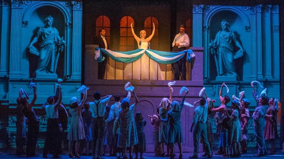 Escena del musical ‘Evita’.