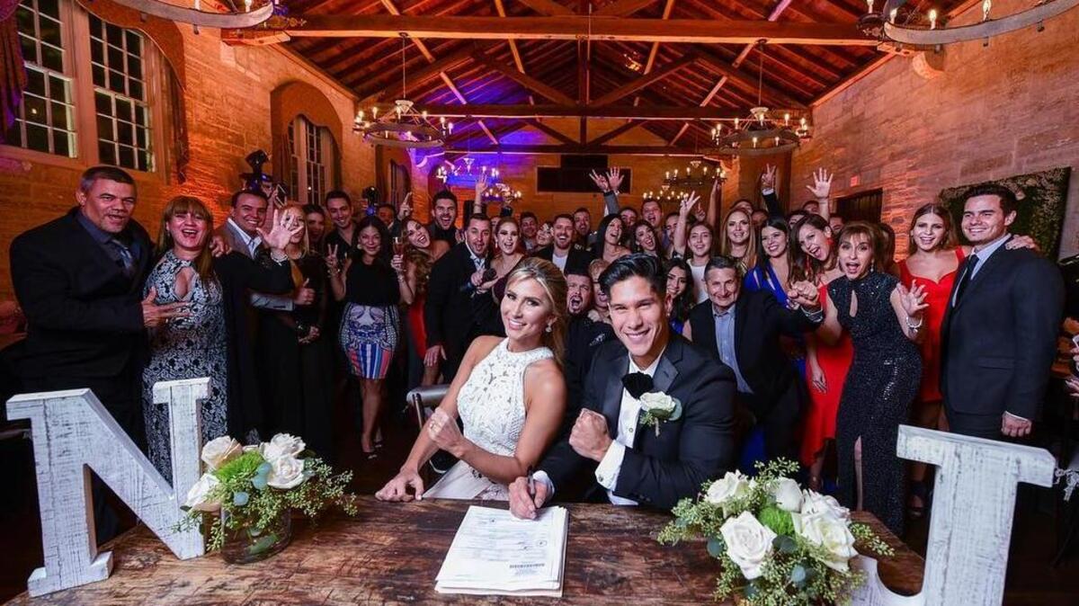 Foto compartida por el cantante venezolano “Chyno” Miranda de su boda en Coral Gables, Miami.