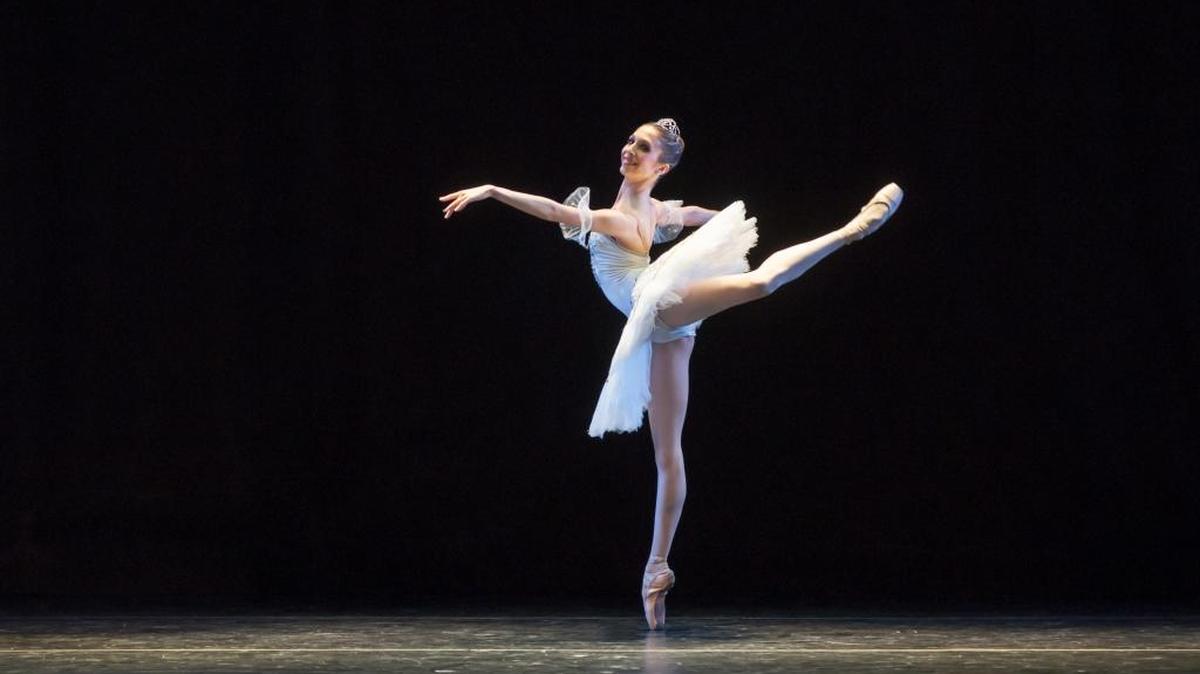 
La bailarina Luana Brunetti, del Teatro Colón de Buenos Aires, es una de las figuras que participará en el Festival Internacional de Ballet de Miami.
