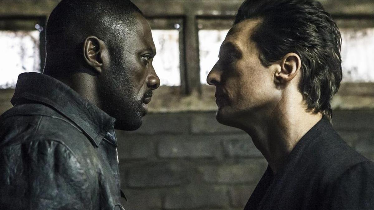 Esta imagen de Sony Pictures muestra a Idris Elba, a la izquierda, y Matthew McConaughey en la película de Columbia Pictures, "The Dark Tower".