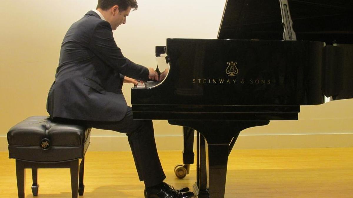 Alessio Bax ofreció un brillante recital en la Steinway Piano Gallery.