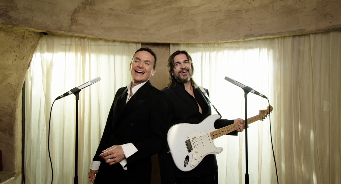 Fonseca y Juanes - Antes Que El Tiempo Se Vaya