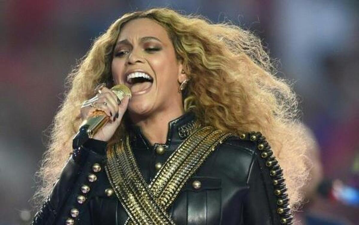 La superestrella estadounidense del pop Beyoncé lanzó este fin de semana un nuevo álbum.