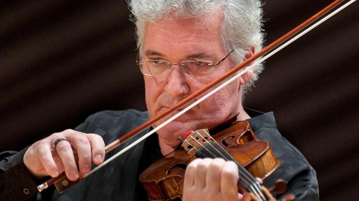 Pinchas Zukerman ostenta sin duda una técnica pulida.