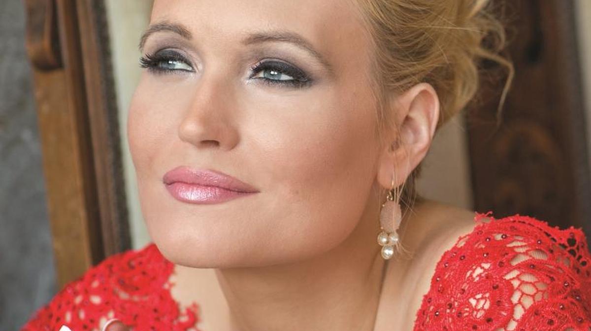 Kirsten Chambers comparten el rol de Salome con Melody Moore.
