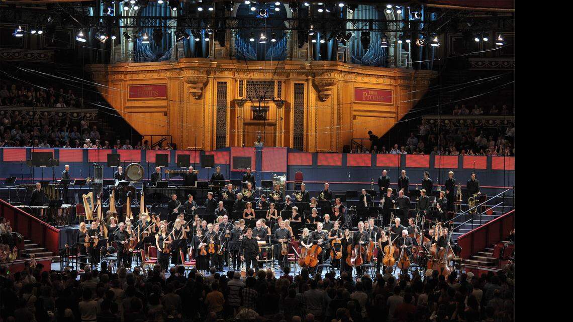 
La BBC Concert Orchestra, bajo la dirección de Keith Lockhart y con Charlie Albright al piano, en el Adrienne Arsht Center.
