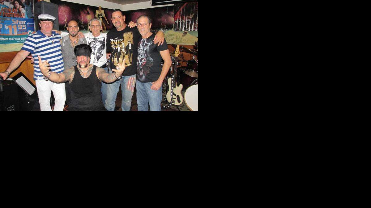 
La banda de rock Top Secret

