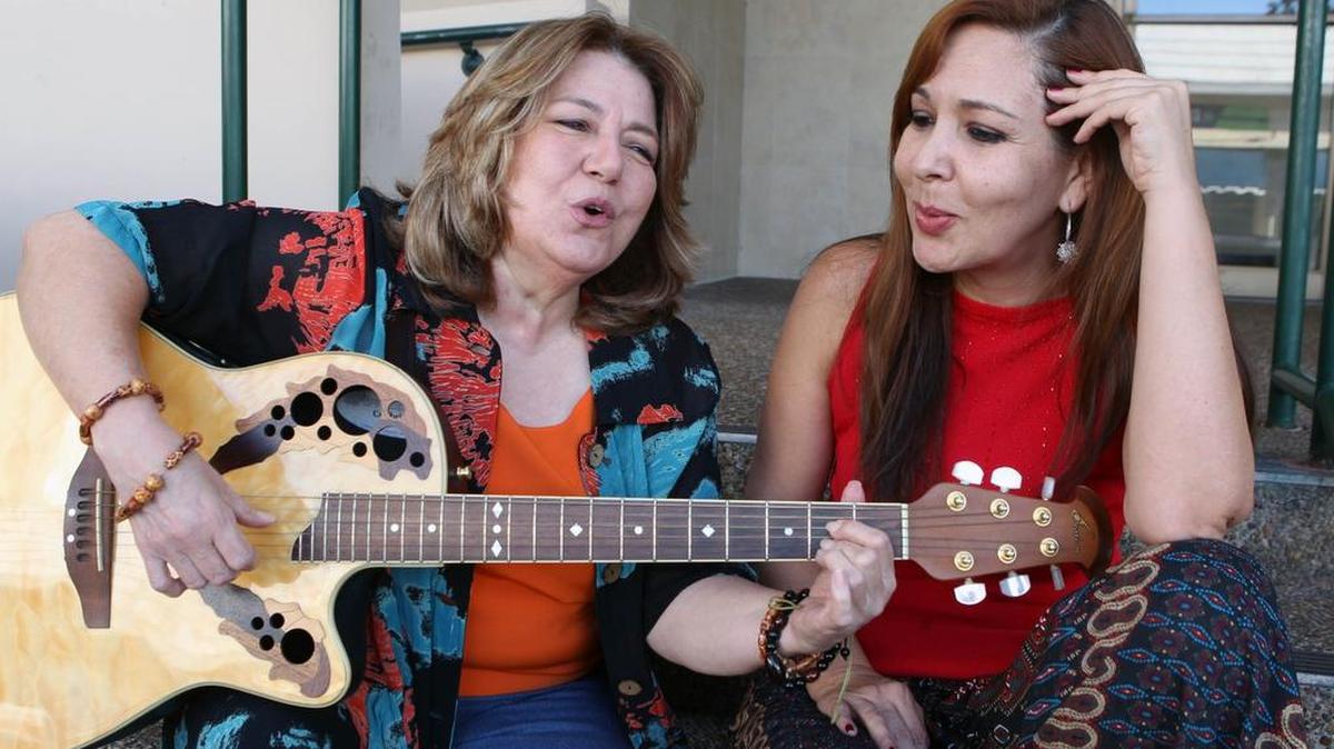 
Marisela Verena va a cantar el himno, como le llama a su éxito Nosotros los cubanos, y un dúo con Marisabel Saavedra.
