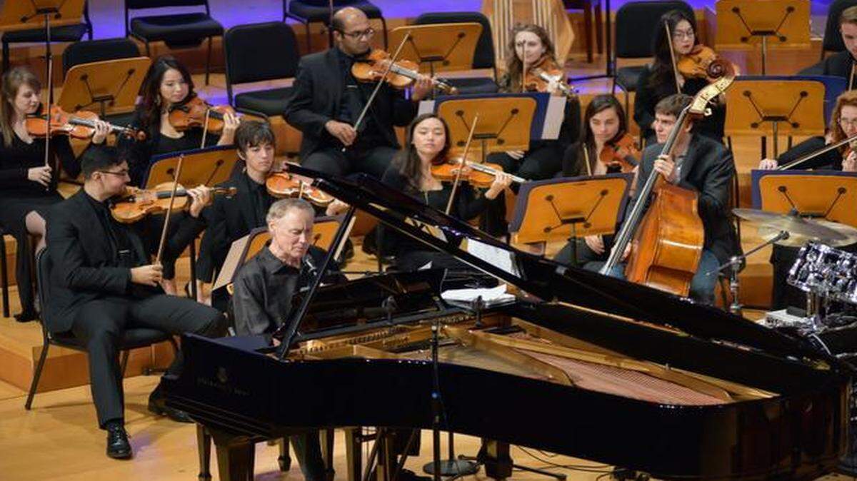 
Bruce Hornsby estrenó versiones orquestales de cuatro canciones con la New World Symphony (NWS). 
