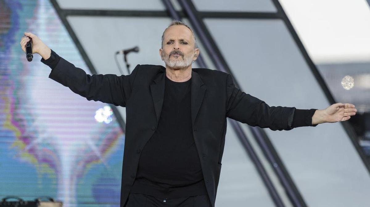 El cantante español Miguel Bosé en una presentación en San Diego en octubre.