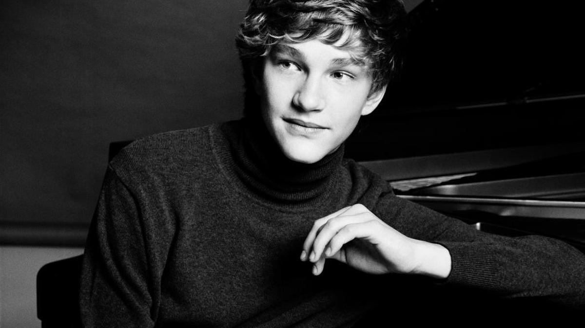 El pianista Jan Lisiecki, reconocido como una fuerza nueva en su instrumento.