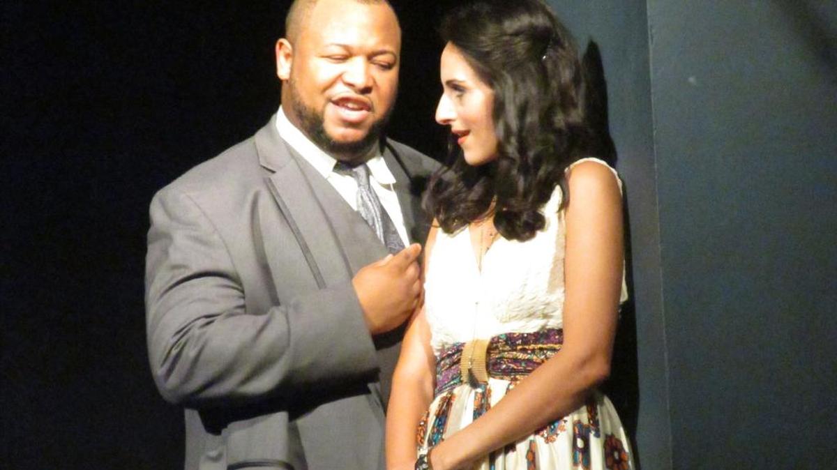 
Clayton Mathews y Rebecca Henriques como Don Giovanni y Zerlina en ‘Don Giovanni’.
