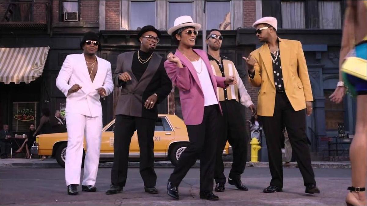 Un fotograma del vídeo de la canción ‘Uptown Funk’.
