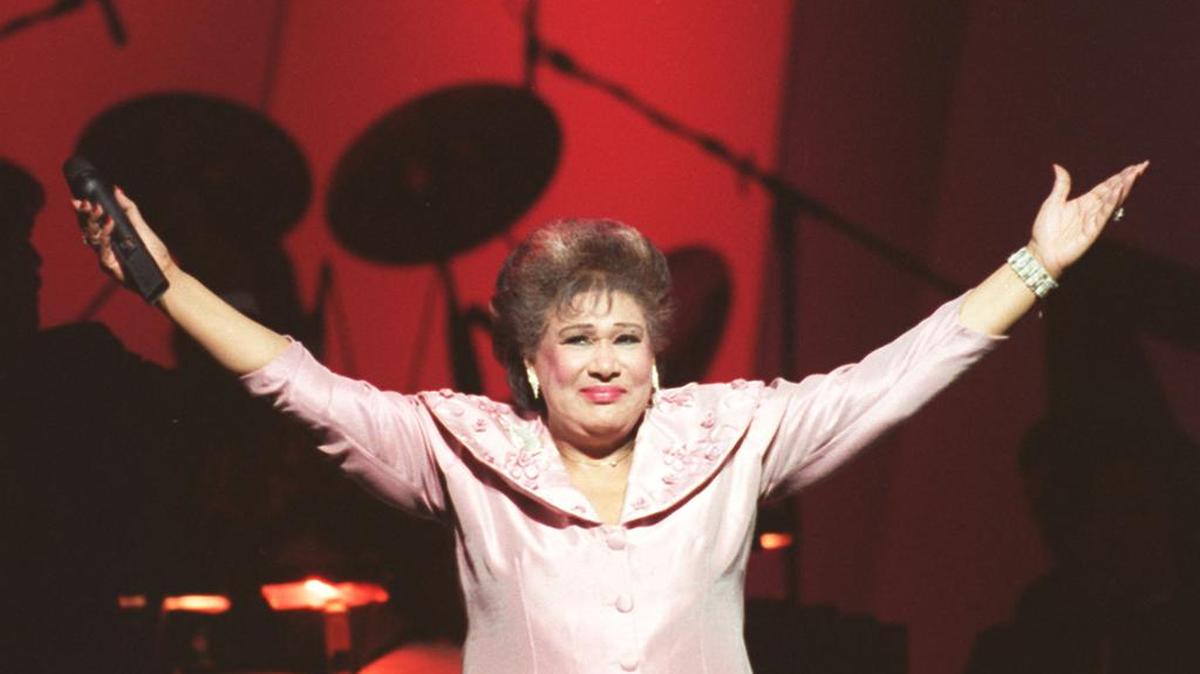 La cantante cubana Olga Guillot durante un concierto el 29 de junio de 1996 en Miami.