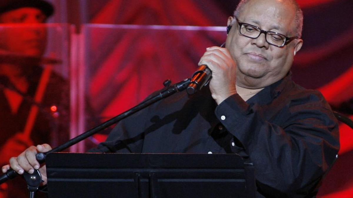 El cantante cubano Pablo Milanés durante una actuación en Miami, Florida.