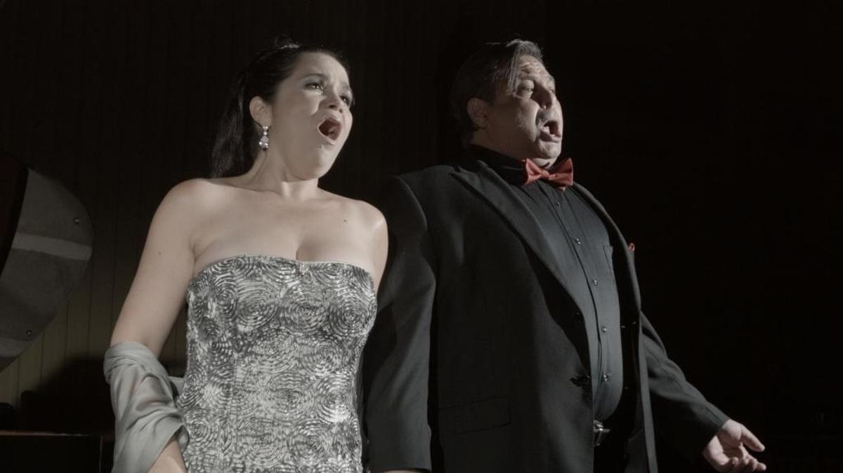 Los cantantes Eglise Gutiérrez y Armando Naranjo encabezaron el concierto de Gala.