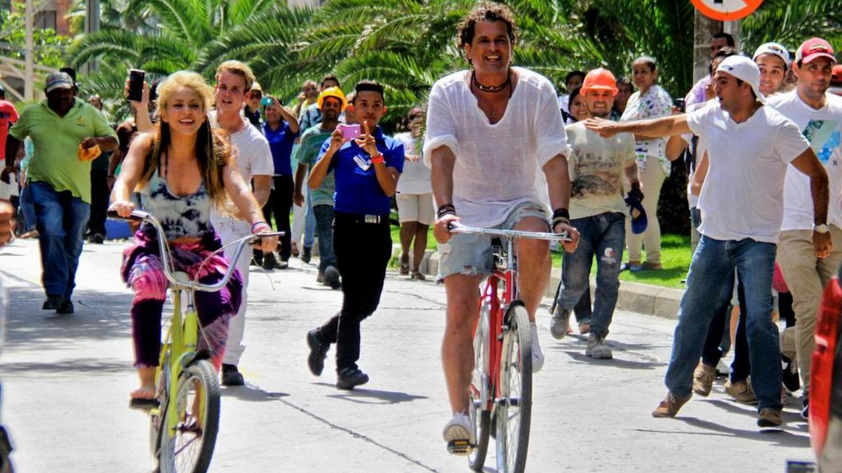 La cantante colombiana Shakira participa en la realización del vídeo de la canción “La bicicleta” junto a su compatriota Carolos Vives, el viernes 20 de mayo de 2016, en Barranquilla (Colombia).