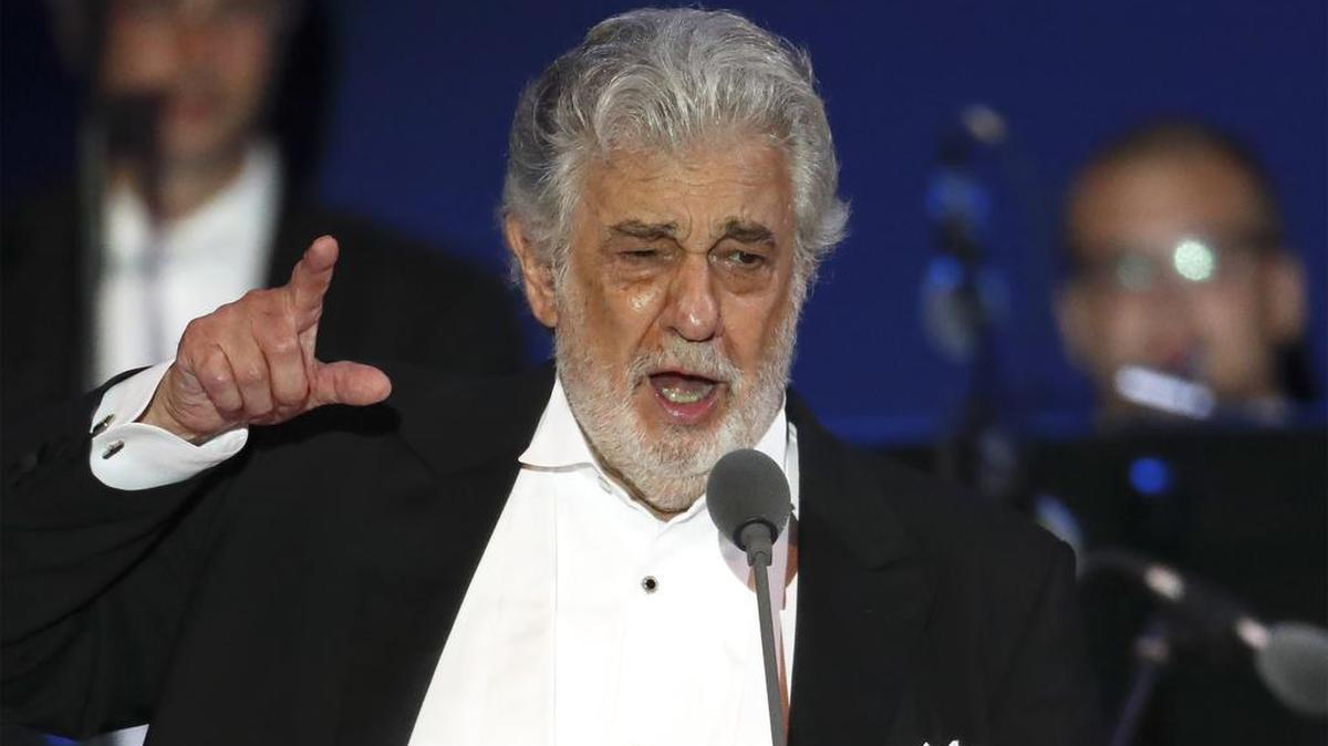 El cantante de ópera Plácido Domingo se presenta en un concierto el 28 de agosto de 2019 en Szeged, Hungría.
