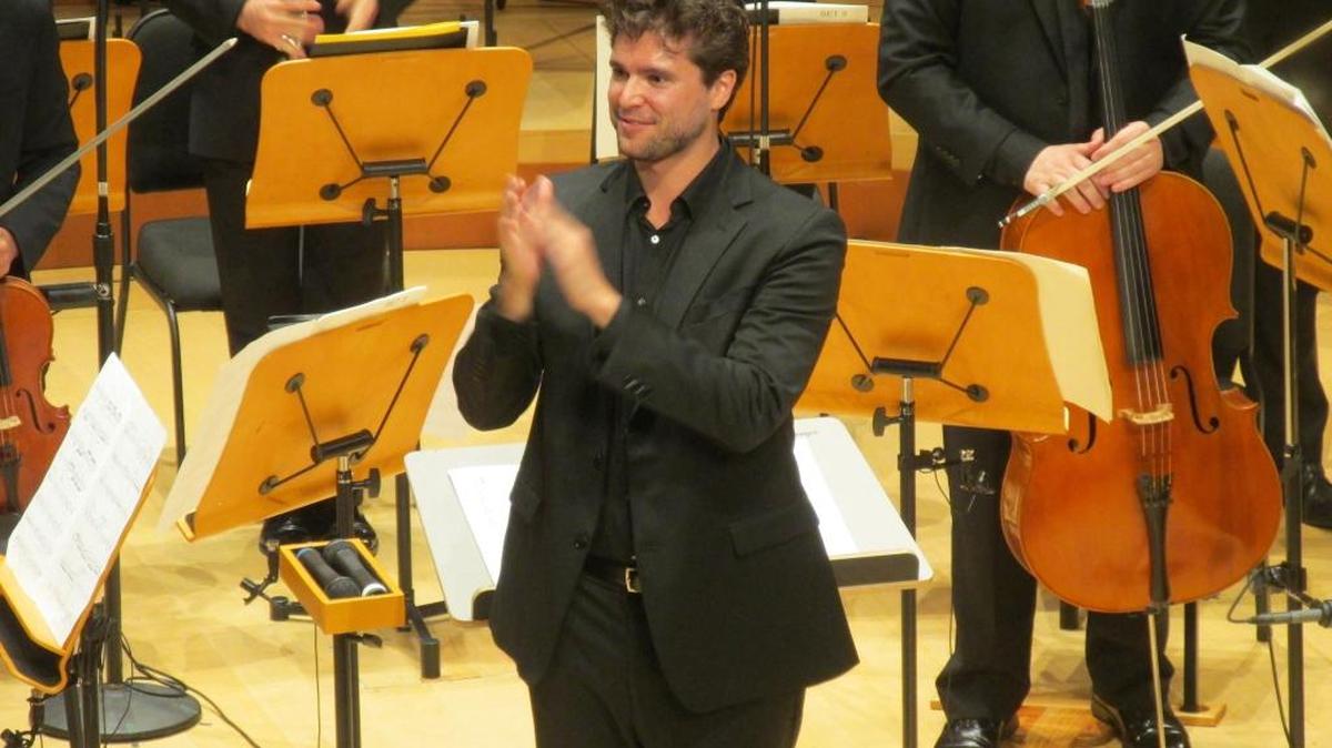 El director Christian Reif se despidió del público de la New World Symphony pues terminaba su contrato con esa orquesta.