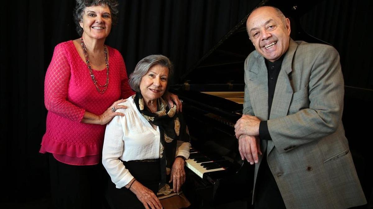 
El concierto ‘Su majestad la música’ contará con la participación de la soprano Lucy Provedo (izq.) y los pianistas Eugenia Armengol y Jesús Rúspoli.
